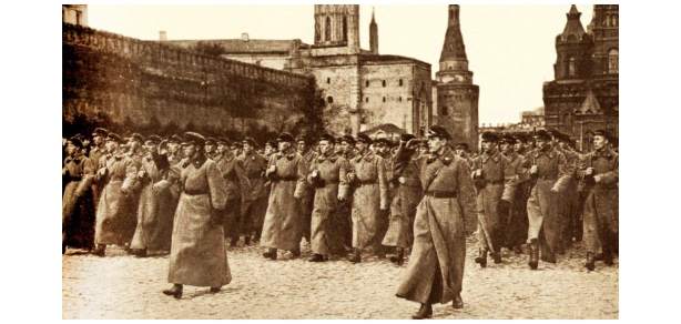 Парад частей железнодорожной охраны на Красной площади. Москва. 1925 г.